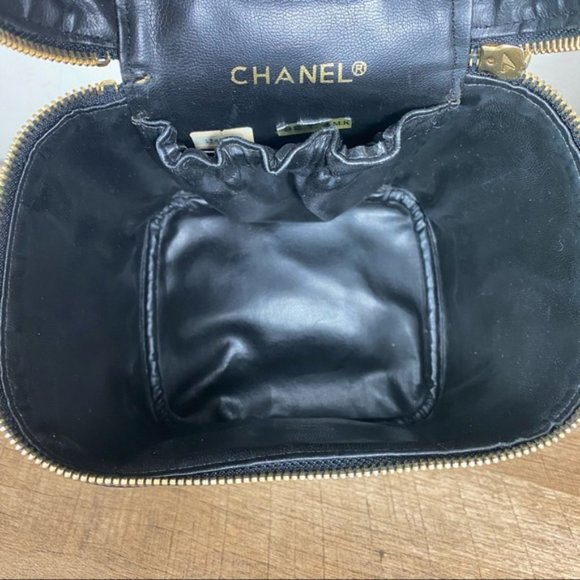 SOLD Chanel Timeless Vintage Vanity Case - Picture 14 of 16